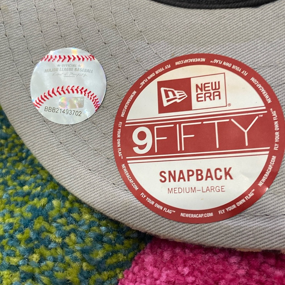 Fitted hat. - Picture 3 of 8